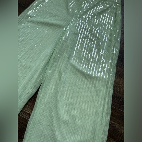 House of Harlow 1960 Pistachio Colored Flowy, Wide Leg, Sequin Pants size 6 - Picture 6 of 9